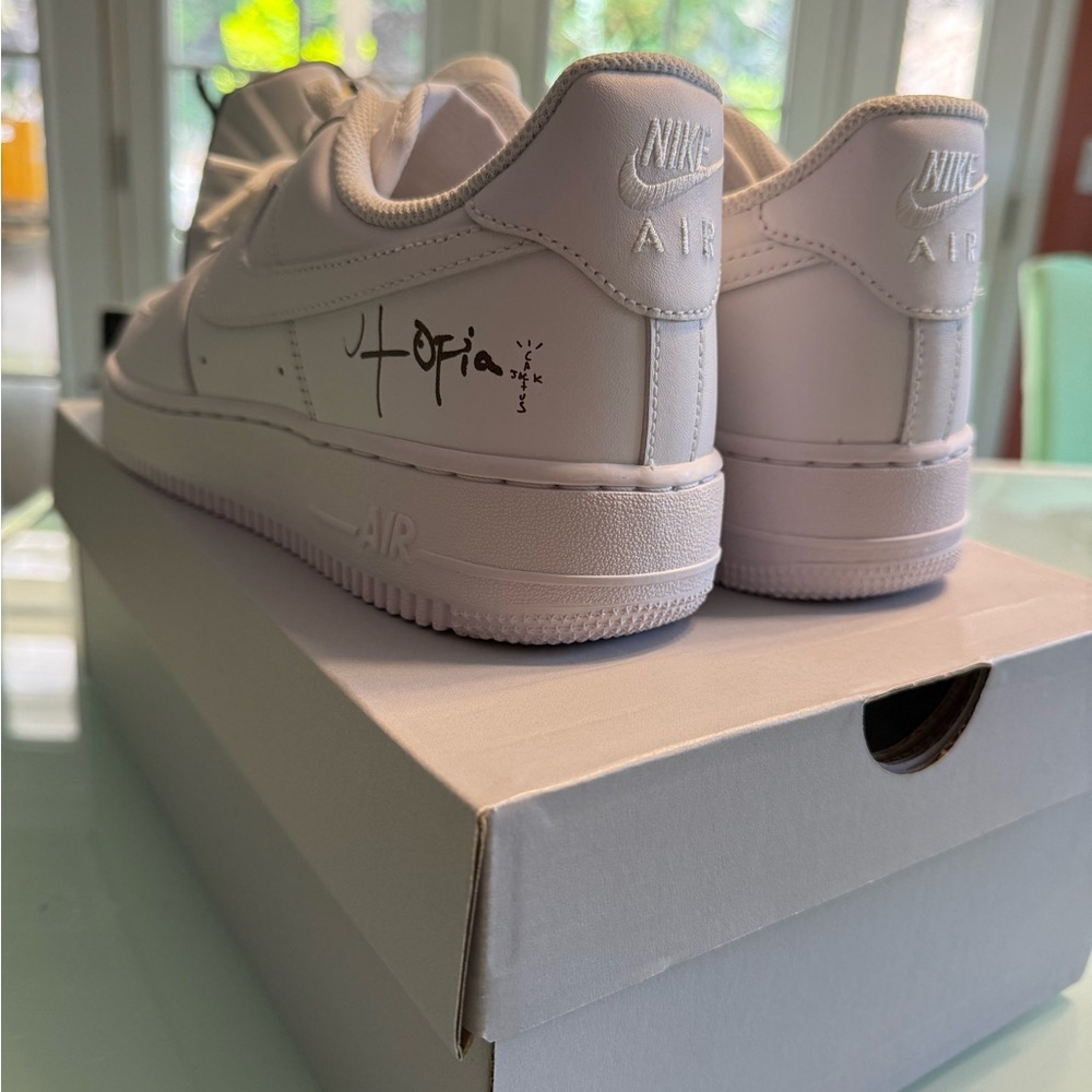 UTOPIA Travis Scott Air Force 1 07s